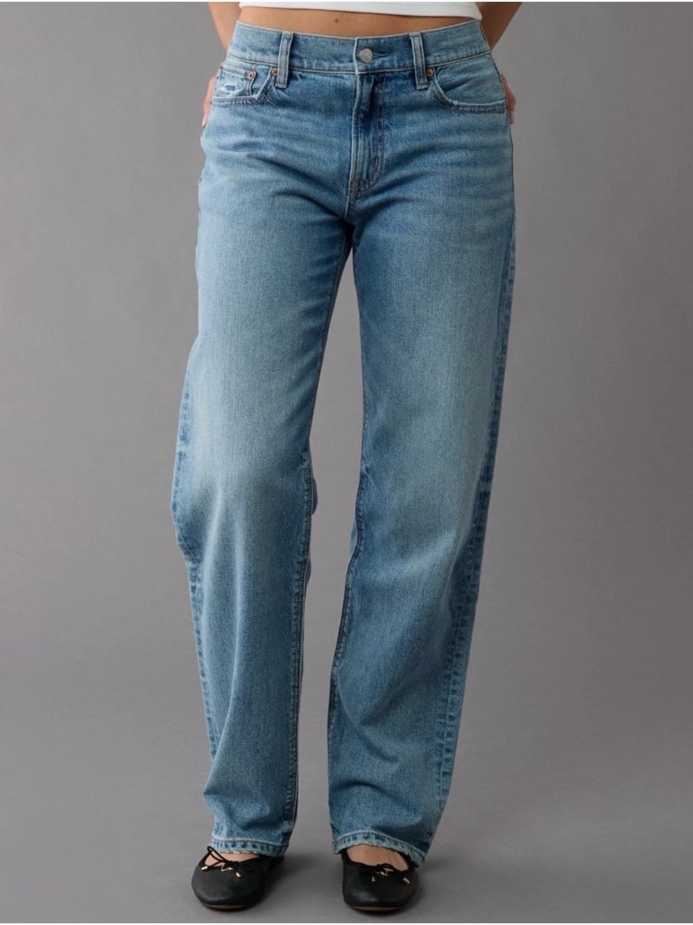 American Eagle Women's Medium Blue Strigid low rise baggy straight jeans